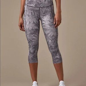 Lululemon Fast & Free Crop 19" Leggings Size 2 Kindred Spirit Alpine White Multi